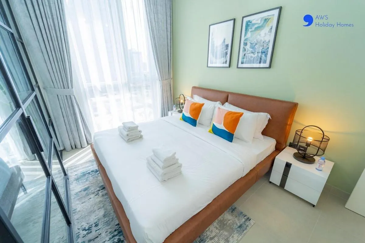 Aws Holiday Homes - Stylish 2Br Apt At Dubai Hills