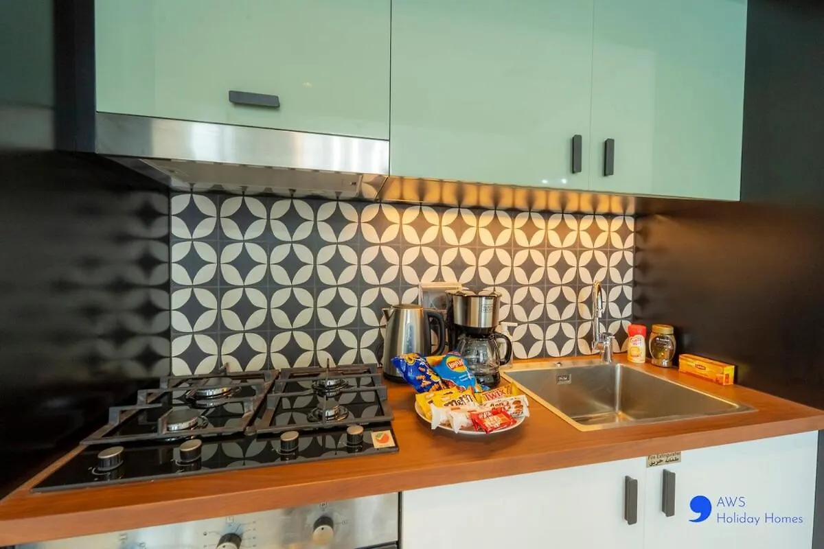 Aws Holiday Homes - Stylish 2Br Apt At Dubai Hills 0*,